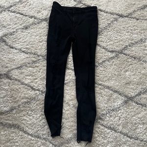 black ripped skinny jeans